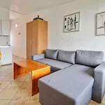 Apartment Kerlin - 500m From The Sea By Interhome
